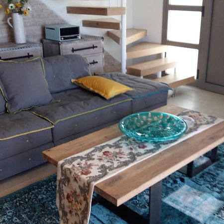 Villa Lilium อธานนิออน ภายนอก รูปภาพ