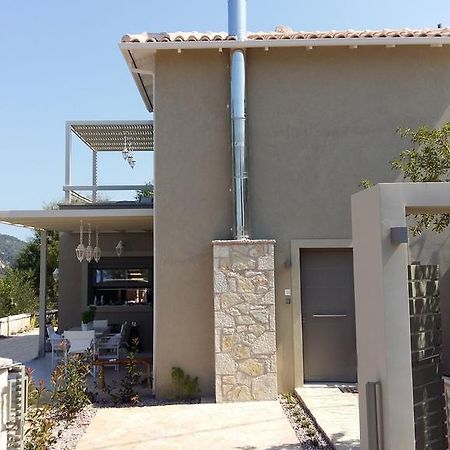 Villa Lilium อธานนิออน ภายนอก รูปภาพ