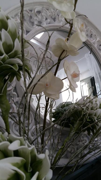Villa Lilium อธานนิออน ภายนอก รูปภาพ