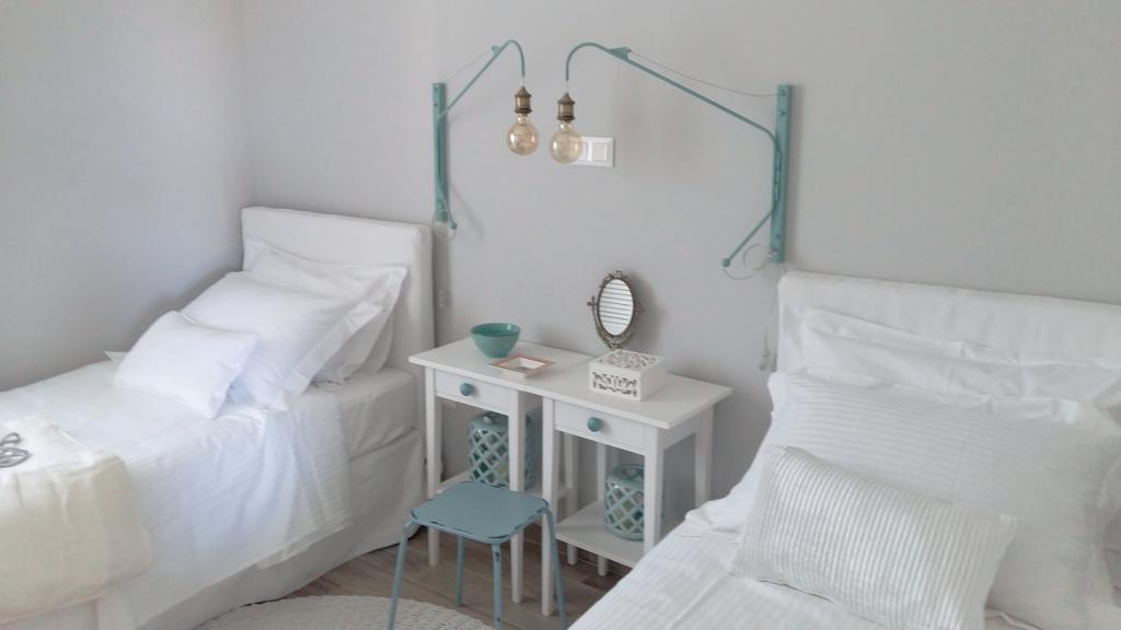 Villa Lilium อธานนิออน ภายนอก รูปภาพ