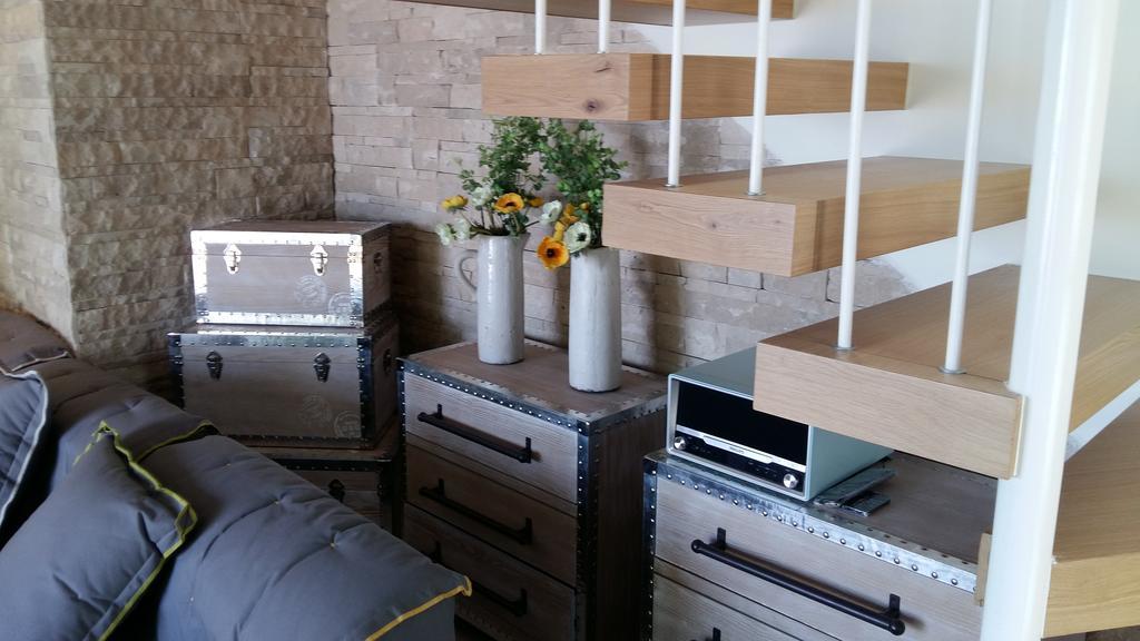 Villa Lilium อธานนิออน ภายนอก รูปภาพ