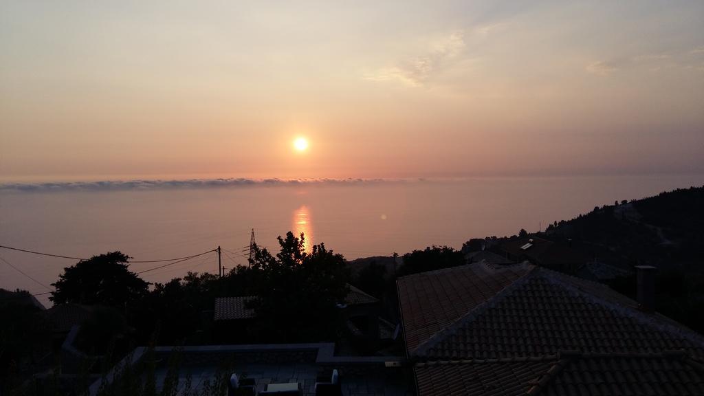 Villa Lilium อธานนิออน ภายนอก รูปภาพ
