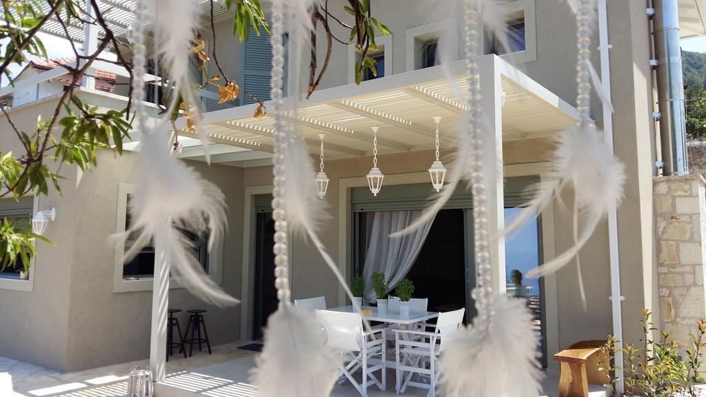 Villa Lilium อธานนิออน ภายนอก รูปภาพ