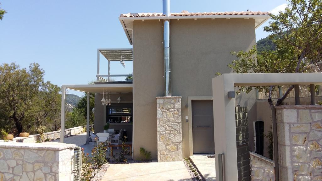 Villa Lilium อธานนิออน ภายนอก รูปภาพ