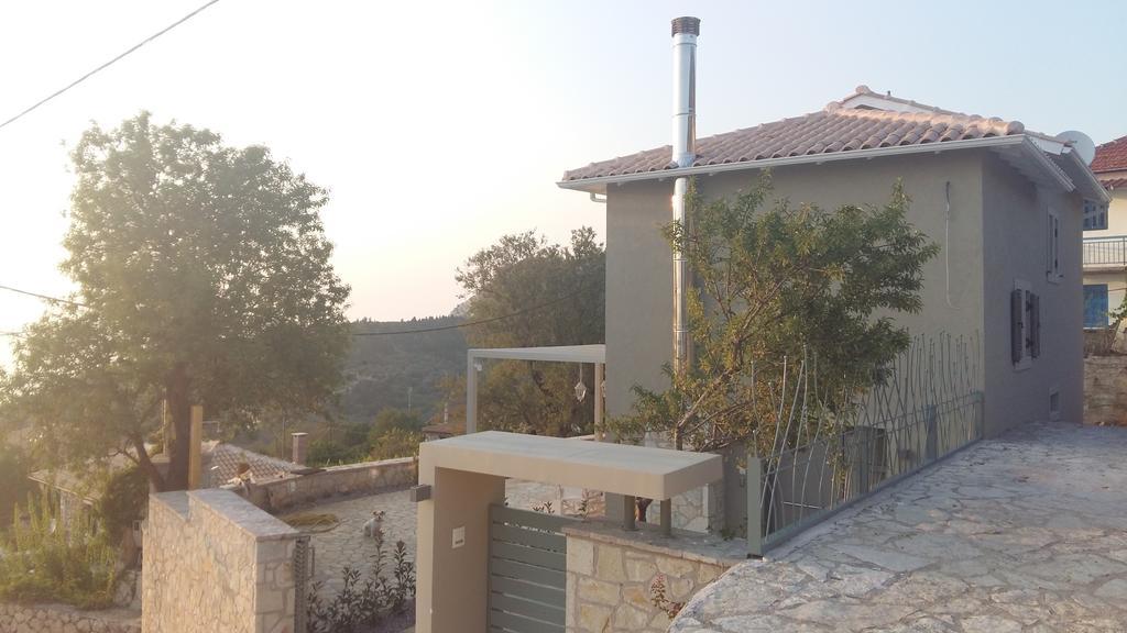 Villa Lilium อธานนิออน ภายนอก รูปภาพ
